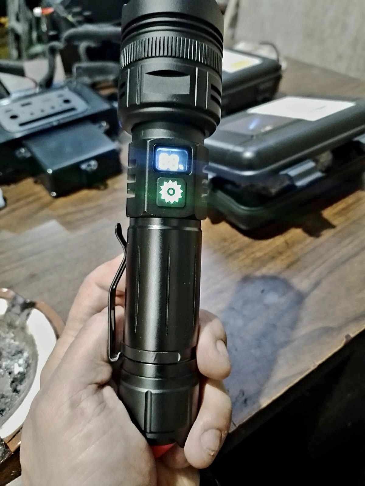 Lampara Tactica recargable USB-C